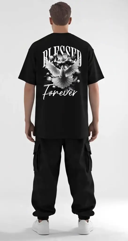 White pigeon blessed black oversized t-shirt (XL)